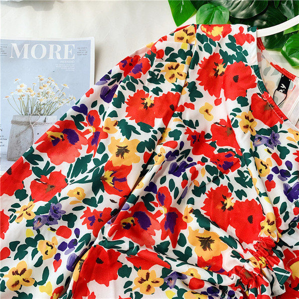 Rochie de dama cu model floral si maneci lungi