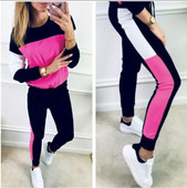 Női sportcsapat ékből vagy pulóverből rózsaszínben