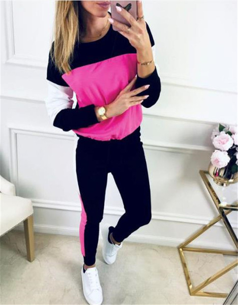 Női sportcsapat ékből vagy pulóverből rózsaszínben