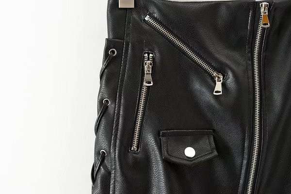 Fusta scurta din piele ecologica cu fermoare negre