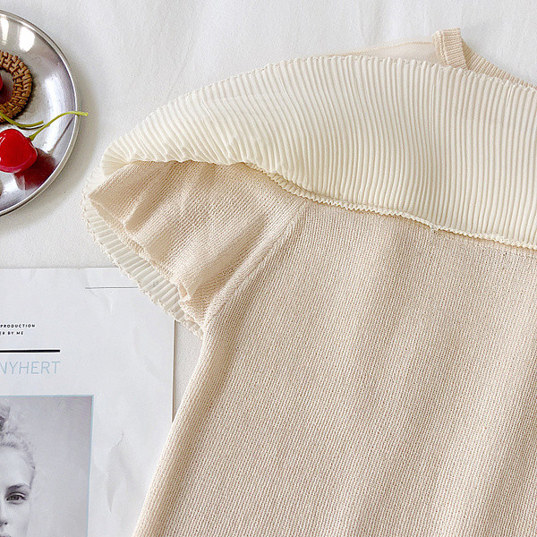 Tricou de dama modern in negru, alb si bej