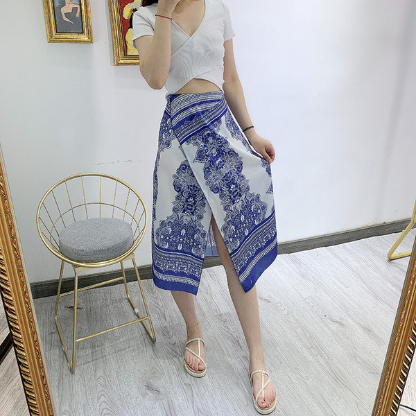 Fusta lungă asimetrică cu model cu model