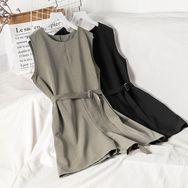 Salopetă elegantă de damă cu curea în negru și gri