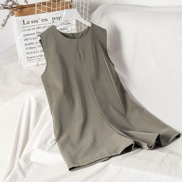 Salopetă elegantă de damă cu curea în negru și gri