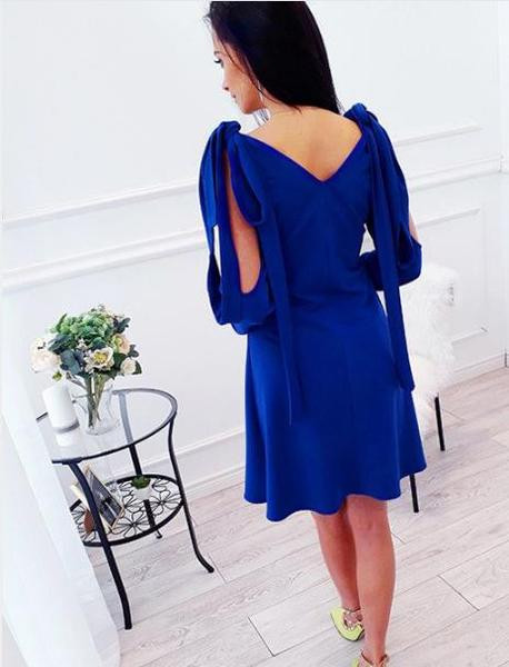 Rochie moderna de dama cu umerii goi si panglica in albastru