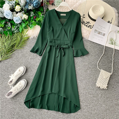 Rochie de dama cu maneci lotus si decolteu in V