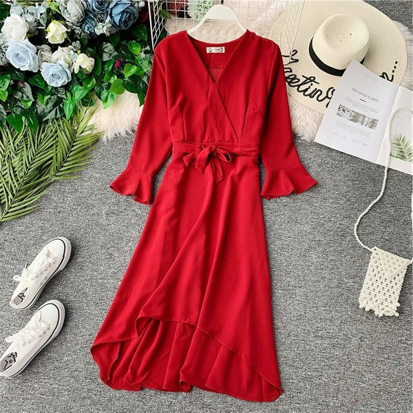 Rochie de dama cu maneci lotus si decolteu in V