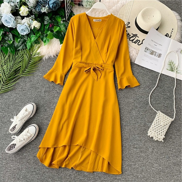 Rochie de dama cu maneci lotus si decolteu in V