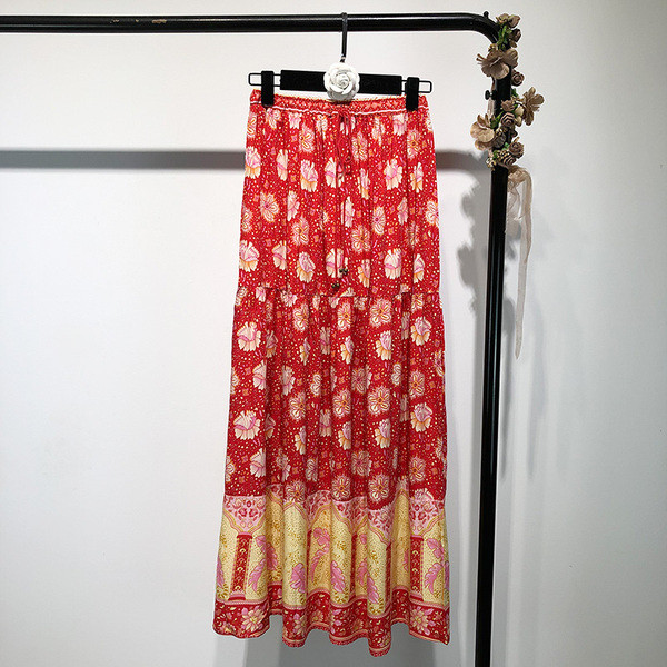 Fusta lungă și largă cu model cu model cu legături în talie