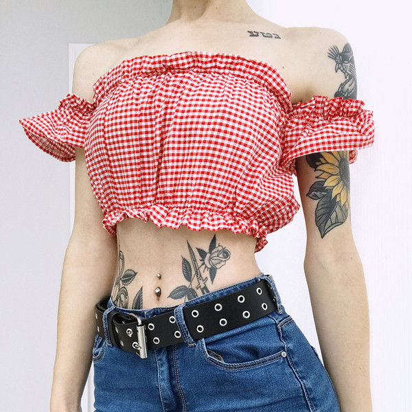 Bluză de damă scurtă în carouri de culoare roșie