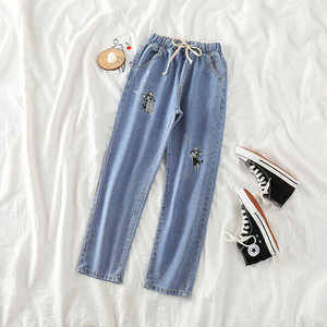 Модерни дамски дънки с еластична талия и бродерия в два цвята