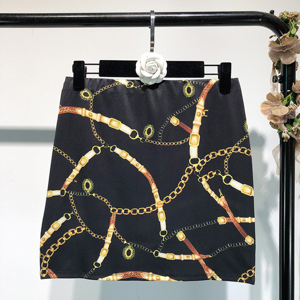 Fusta scurta de dama in negru cu model