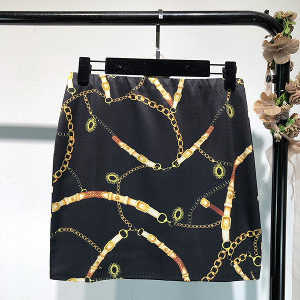 Fusta scurta de dama in negru cu model