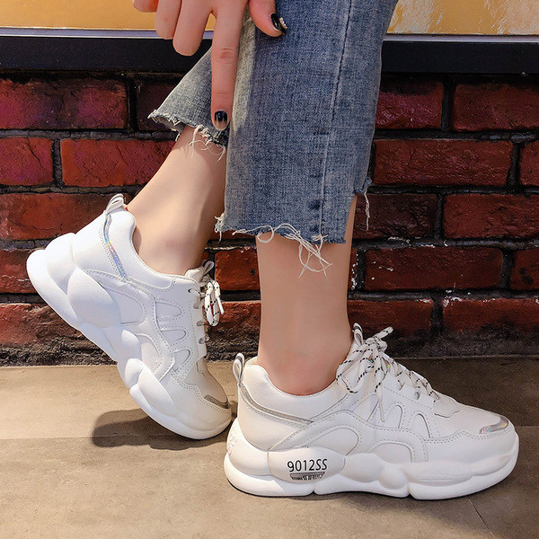 Casual γυναικεία παπούτσια σε τρία χρώματα με κορδόνια 