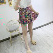 Fusta scurtă lată cu model cu model