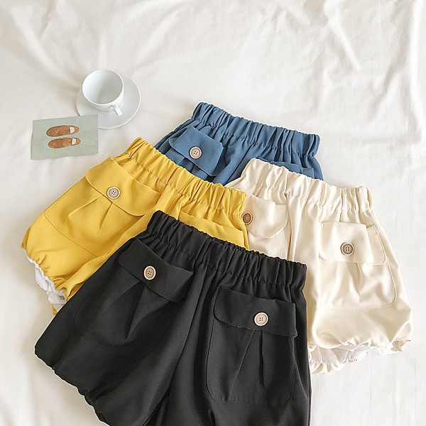 Pantaloni scurti de dama cu buzunare in mai multe culori