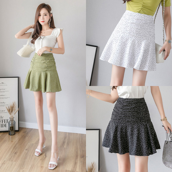 Model de fustă modernă de damă cu croiala în trei culori