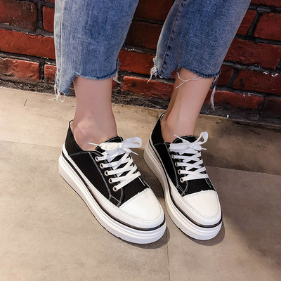 Tenisi moderni de dama in negru si galben cu sireturi