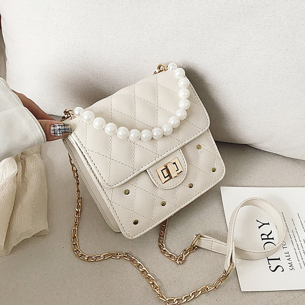 Geanta de dama moderna cu inchidere metalica