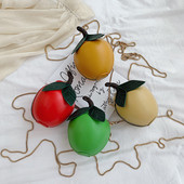 Geanta dama cu lant metalic cu element 3D