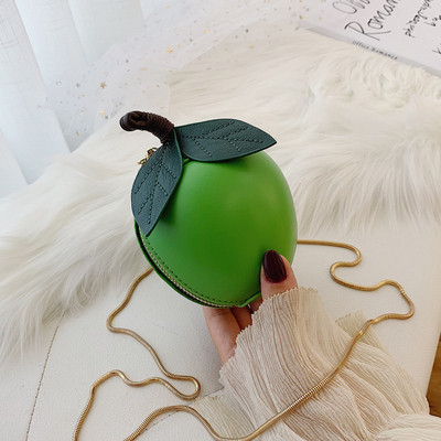 Geanta dama cu lant metalic cu element 3D