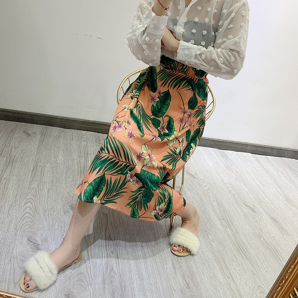 Fusta de dama lunga si lata cu model floral