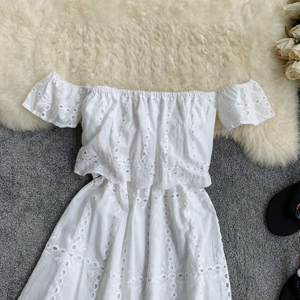 Rochie de dama din dantela de culoare alba