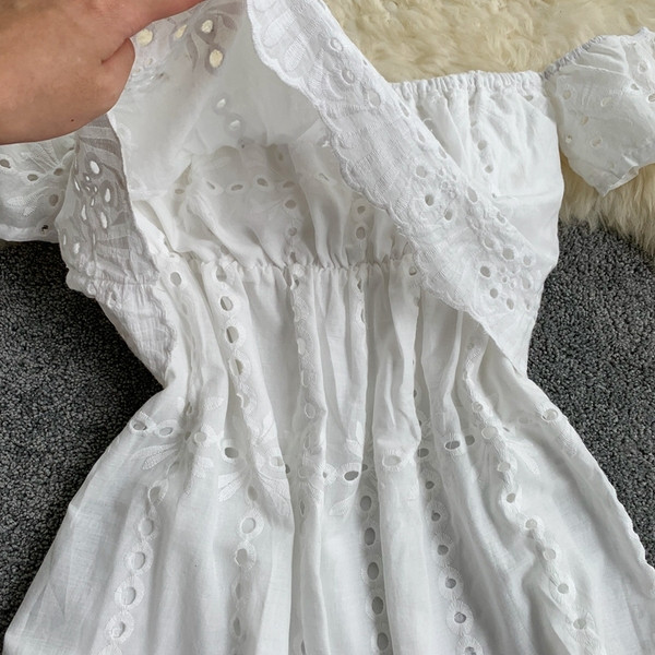 Rochie de dama din dantela de culoare alba