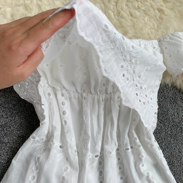 Rochie de dama din dantela de culoare alba