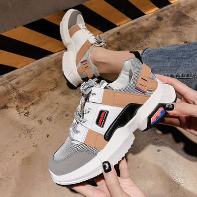 Γυναικεία αθλητικά παπούτσια με κορδόνια  σε δύο χρώματα