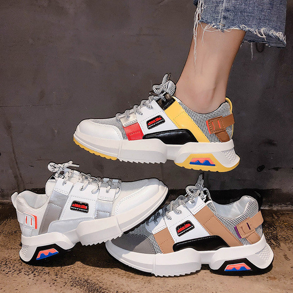 Γυναικεία αθλητικά παπούτσια με κορδόνια  σε δύο χρώματα