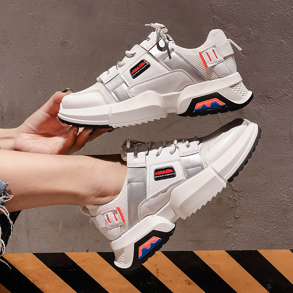 Γυναικεία αθλητικά παπούτσια με κορδόνια  σε δύο χρώματα