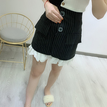 Fusta scurta in dungi cu nasturi si buzunare