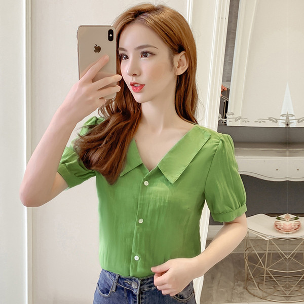 Cămașă modernă de damă cu mâneci scurte - de culoare verde