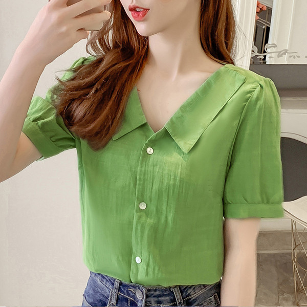 Cămașă modernă de damă cu mâneci scurte - de culoare verde