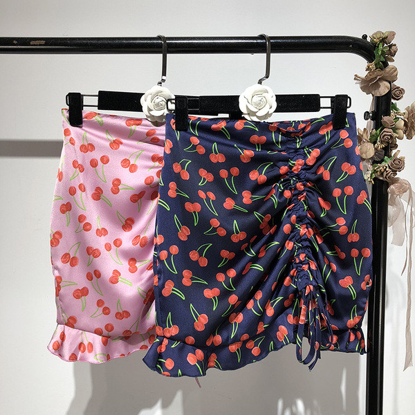 Fusta scurta de dama actuala cu model floral in doua culori