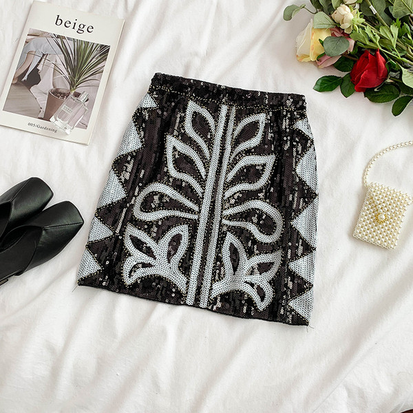 Fusta de dama moderna in alb-negru cu paiete