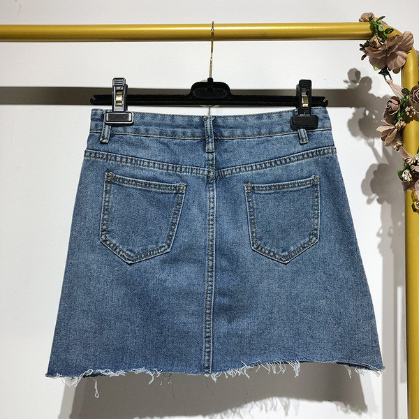 Fusta scurta din denim cu buzunare in albastru