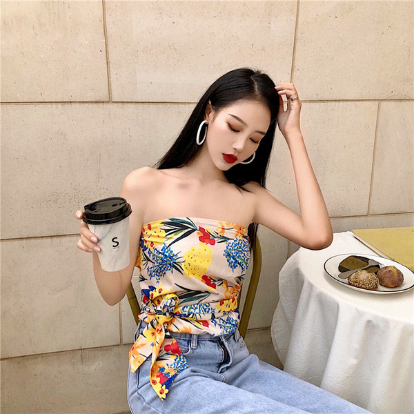 Bustiera moderna de dama in albastru si bej cu model floral