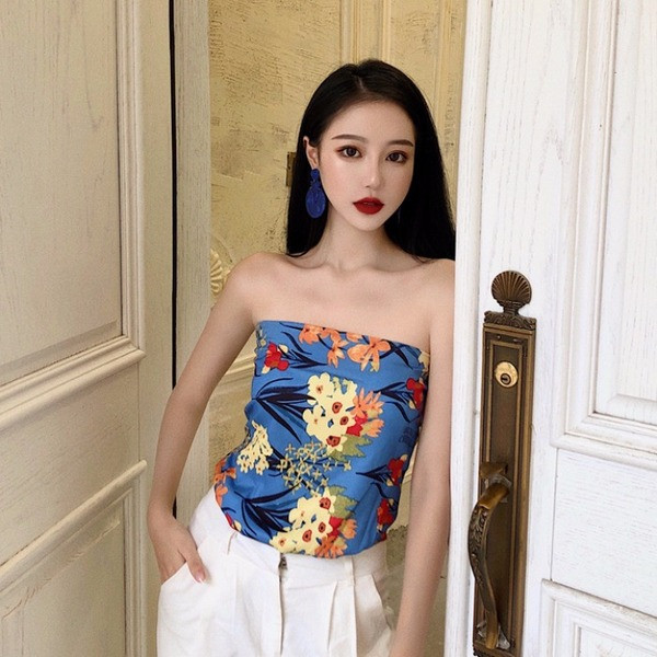 Bustiera moderna de dama in albastru si bej cu model floral