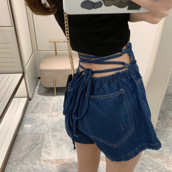 Pantaloni scurți moderni din denim cu legături în talie într-o culoare închisă