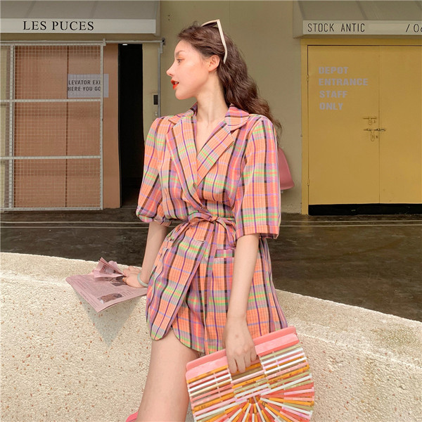 Цветно дамско сако с 3/4 ръкав и връзки на талията