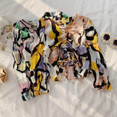 Bluză de damă modernă în două culori cu mâneci lungi