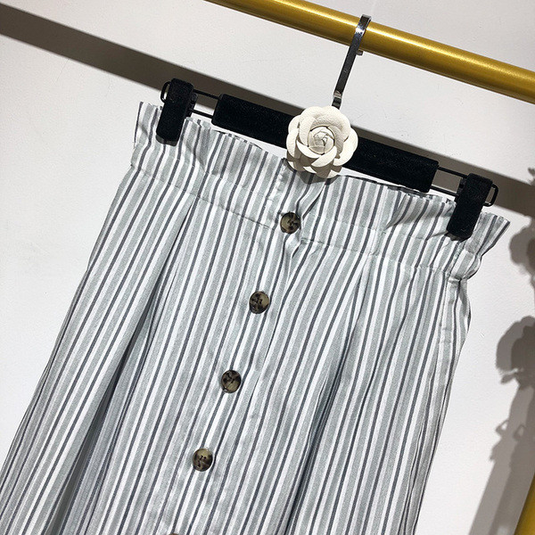 Fusta lunga in dungi cu nasturi si talie elastica