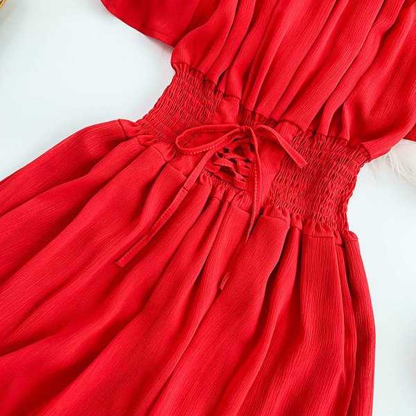 Salopeta scurta de dama moderna cu umerii goi in mai multe culori