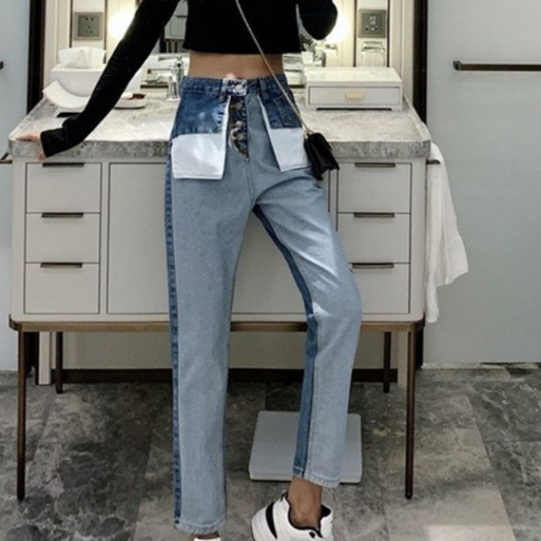 Model nou de blugi de dama cu buzunare de culoare deschisa