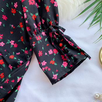 Rochie de dama actuala cu model floral si decolteu in V