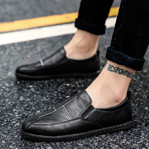 Mocasini moderni pentru bărbați în negru și maro