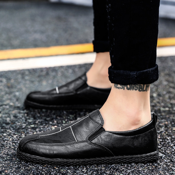 Mocasini moderni pentru bărbați în negru și maro