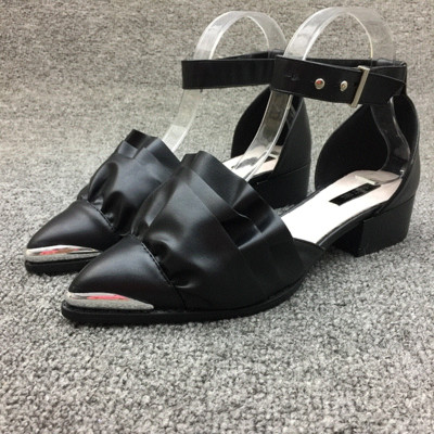 Pantofi moderni de dama cu toc in doua culori